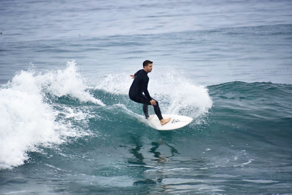 Surfista en la ola